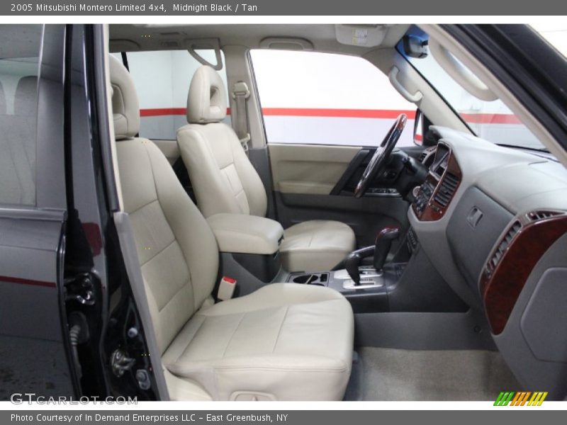 Midnight Black / Tan 2005 Mitsubishi Montero Limited 4x4