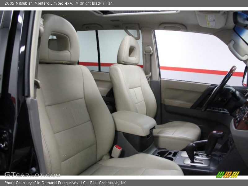 Midnight Black / Tan 2005 Mitsubishi Montero Limited 4x4