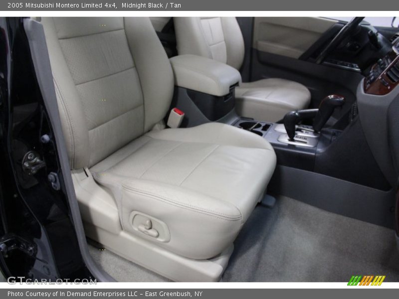 Midnight Black / Tan 2005 Mitsubishi Montero Limited 4x4