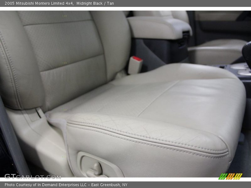 Midnight Black / Tan 2005 Mitsubishi Montero Limited 4x4