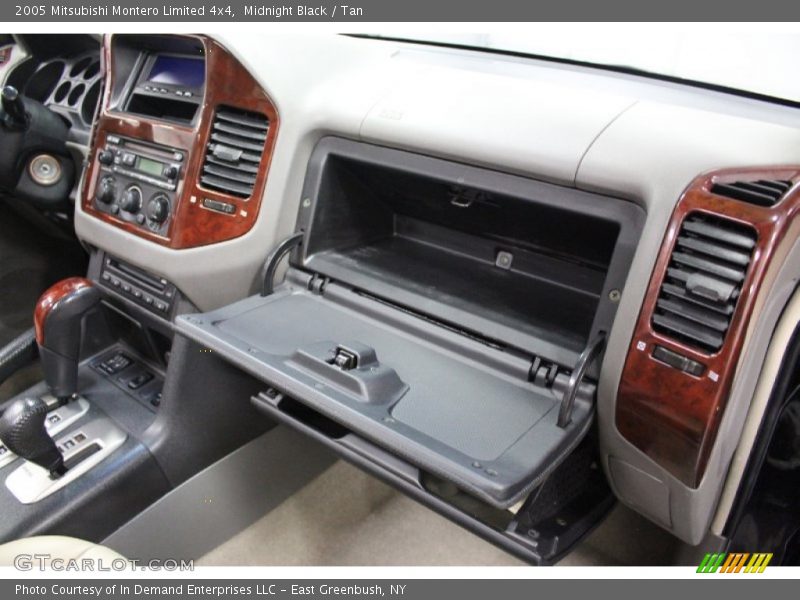 Midnight Black / Tan 2005 Mitsubishi Montero Limited 4x4