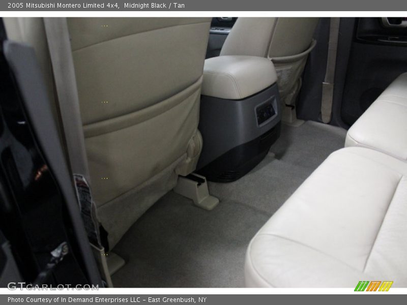 Midnight Black / Tan 2005 Mitsubishi Montero Limited 4x4