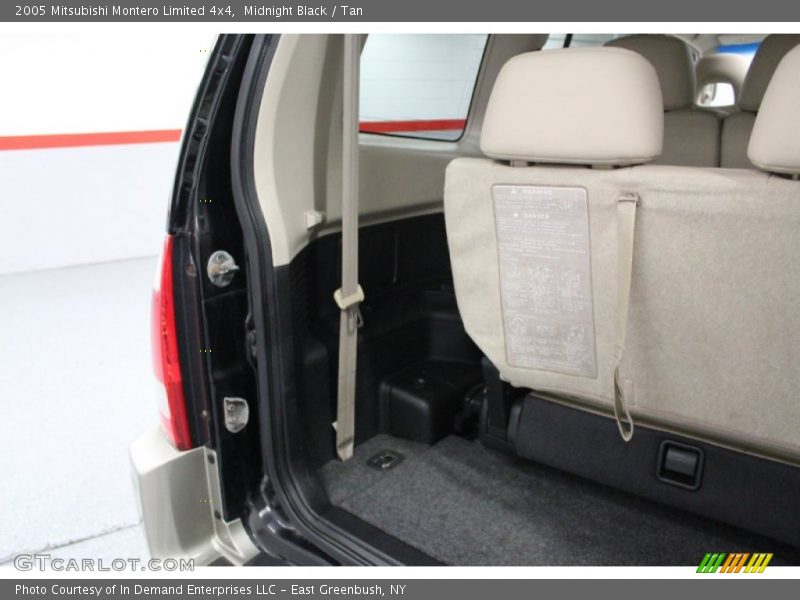 Midnight Black / Tan 2005 Mitsubishi Montero Limited 4x4