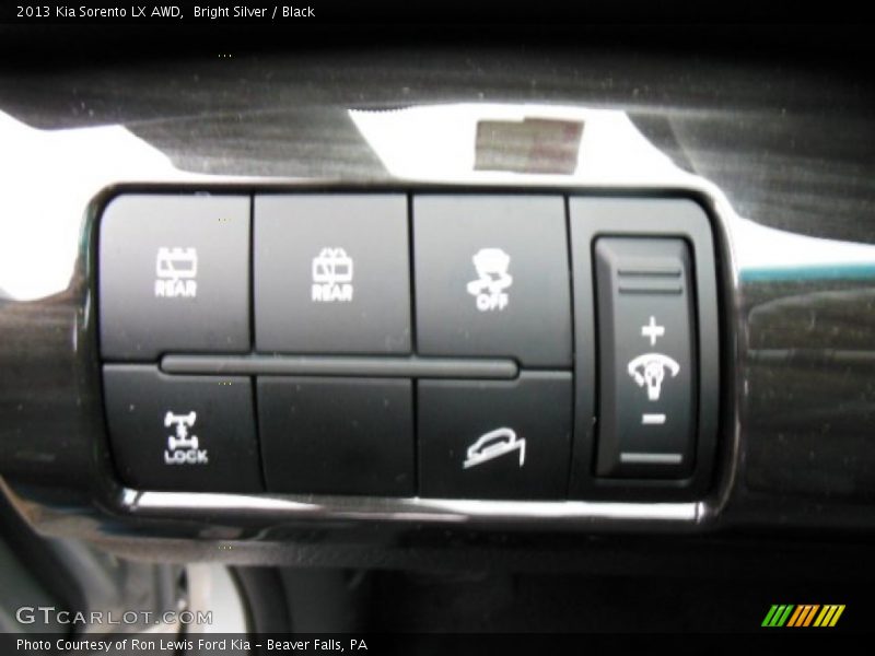 Bright Silver / Black 2013 Kia Sorento LX AWD