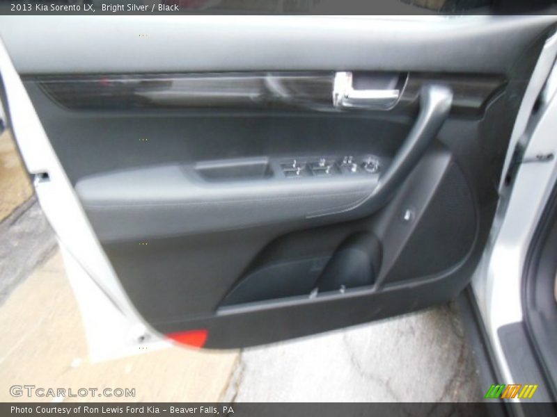 Bright Silver / Black 2013 Kia Sorento LX