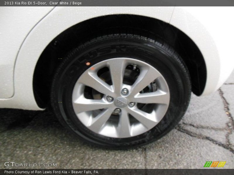Clear White / Beige 2013 Kia Rio EX 5-Door