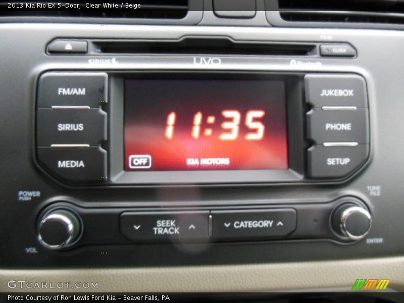 Clear White / Beige 2013 Kia Rio EX 5-Door