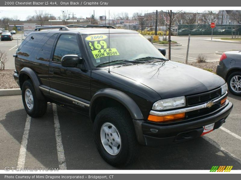 Onyx Black / Graphite Gray 2000 Chevrolet Blazer LS 4x4