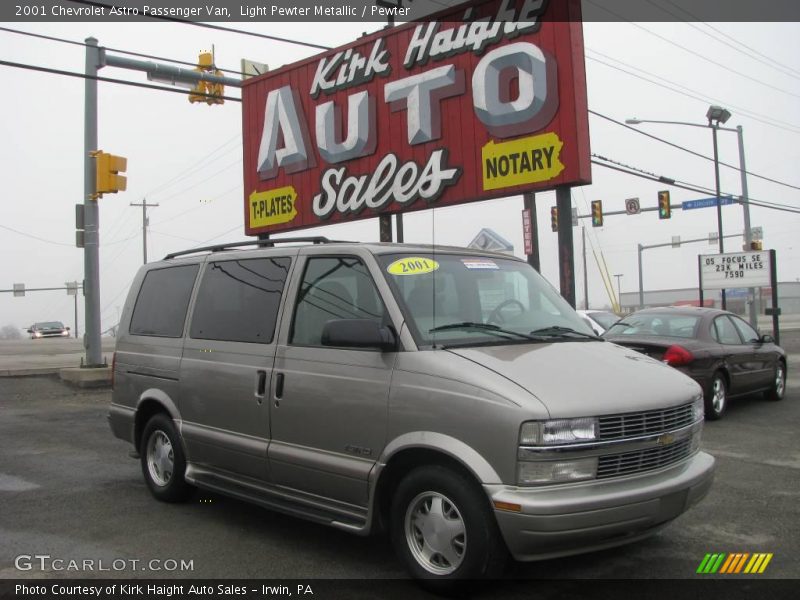 Light Pewter Metallic / Pewter 2001 Chevrolet Astro Passenger Van