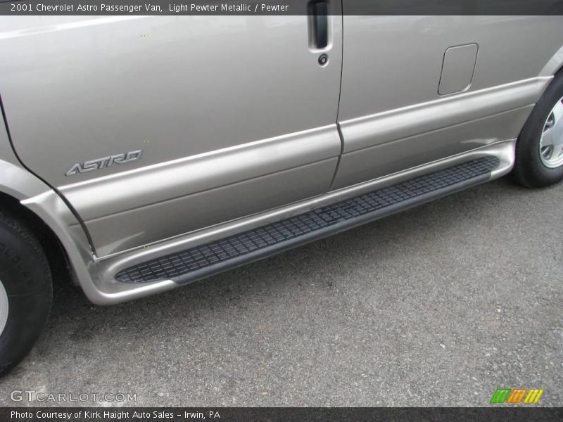 Light Pewter Metallic / Pewter 2001 Chevrolet Astro Passenger Van