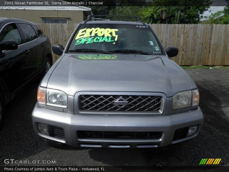Sierra Silver Metallic / Charcoal 2001 Nissan Pathfinder SE