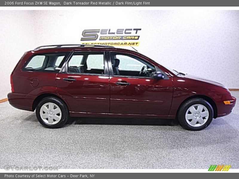 Dark Toreador Red Metallic / Dark Flint/Light Flint 2006 Ford Focus ZXW SE Wagon
