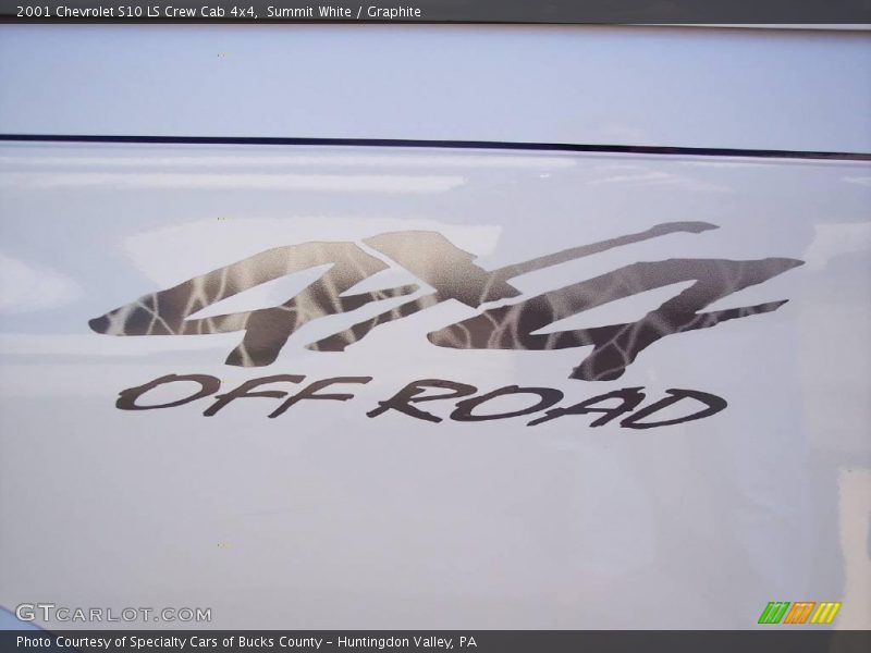 Summit White / Graphite 2001 Chevrolet S10 LS Crew Cab 4x4