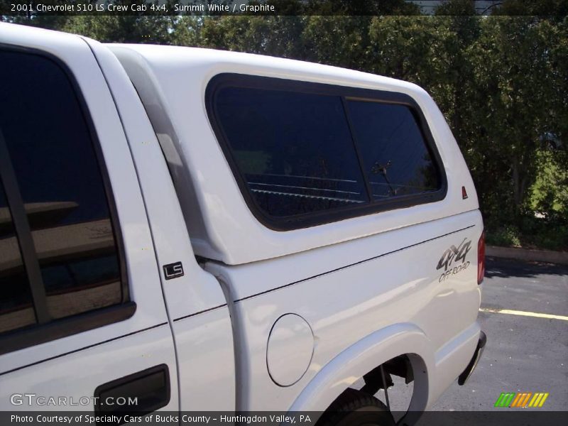 Summit White / Graphite 2001 Chevrolet S10 LS Crew Cab 4x4
