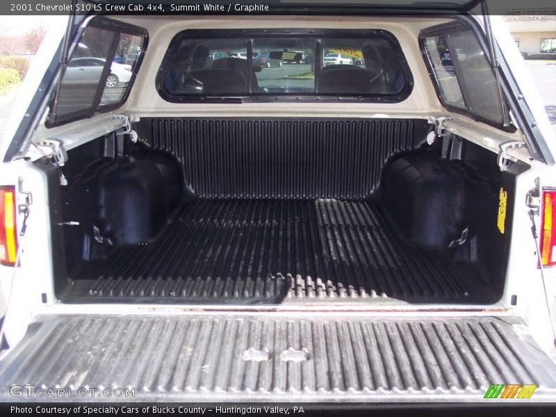 Summit White / Graphite 2001 Chevrolet S10 LS Crew Cab 4x4