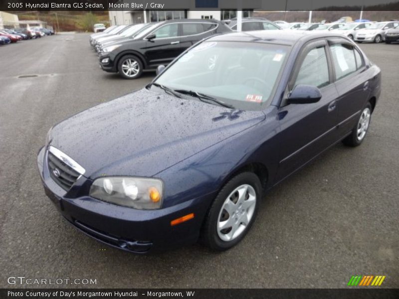 Front 3/4 View of 2005 Elantra GLS Sedan