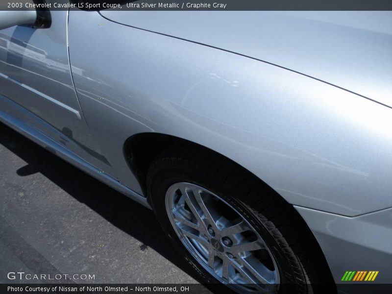 Ultra Silver Metallic / Graphite Gray 2003 Chevrolet Cavalier LS Sport Coupe