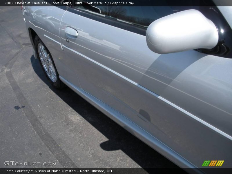 Ultra Silver Metallic / Graphite Gray 2003 Chevrolet Cavalier LS Sport Coupe