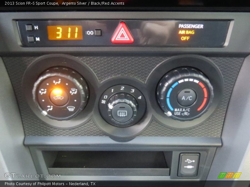 Controls of 2013 FR-S Sport Coupe