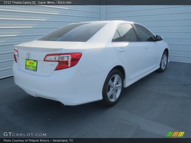 Super White / Black/Ash 2012 Toyota Camry SE