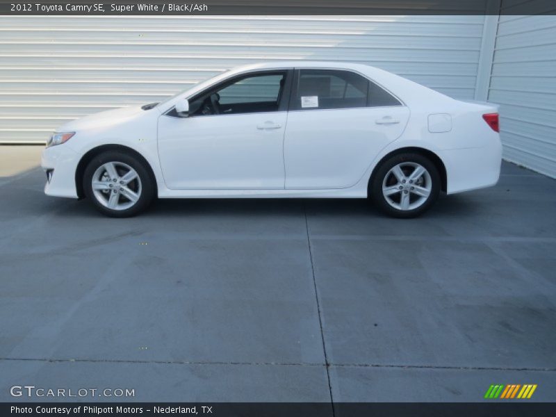 Super White / Black/Ash 2012 Toyota Camry SE