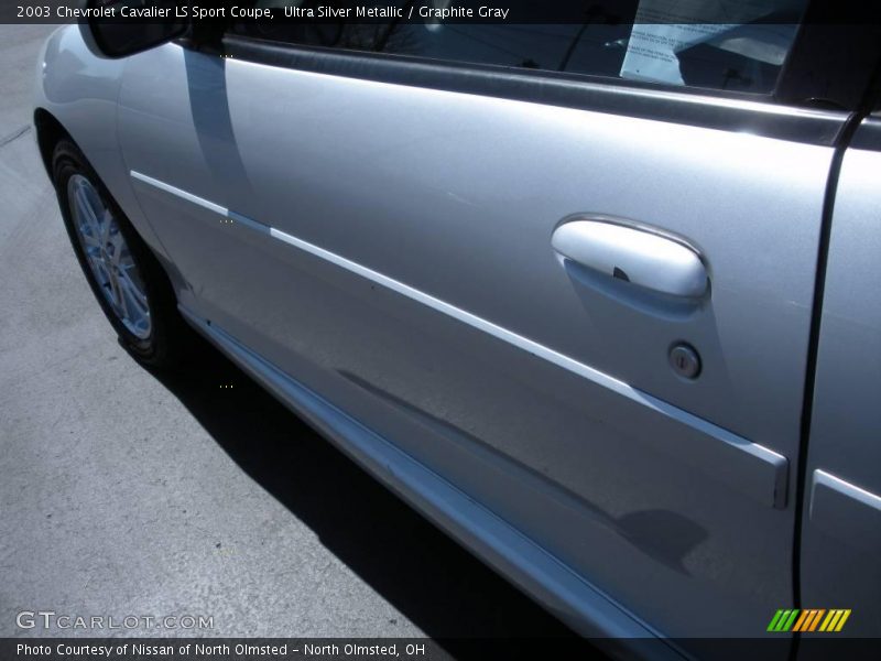 Ultra Silver Metallic / Graphite Gray 2003 Chevrolet Cavalier LS Sport Coupe