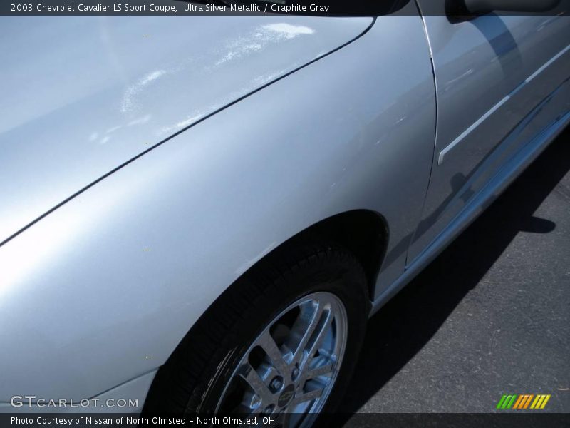 Ultra Silver Metallic / Graphite Gray 2003 Chevrolet Cavalier LS Sport Coupe