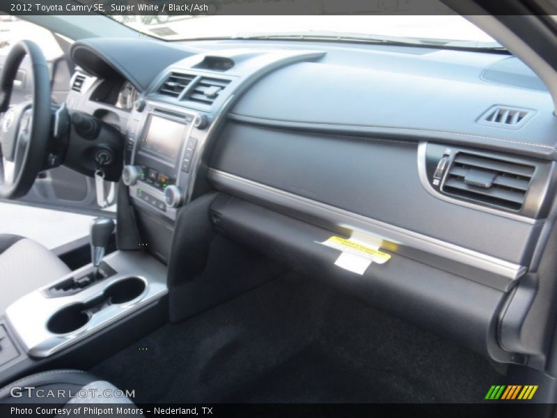 Super White / Black/Ash 2012 Toyota Camry SE