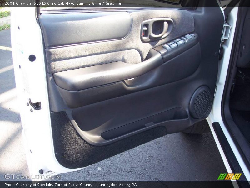 Summit White / Graphite 2001 Chevrolet S10 LS Crew Cab 4x4