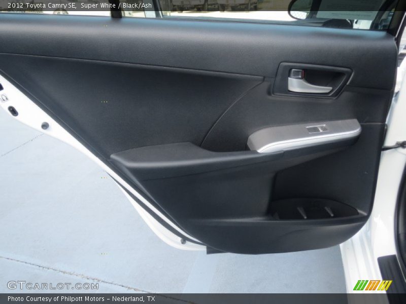 Super White / Black/Ash 2012 Toyota Camry SE