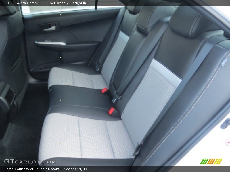 Super White / Black/Ash 2012 Toyota Camry SE