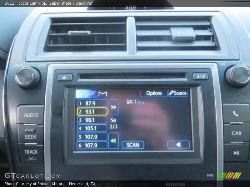 Super White / Black/Ash 2012 Toyota Camry SE