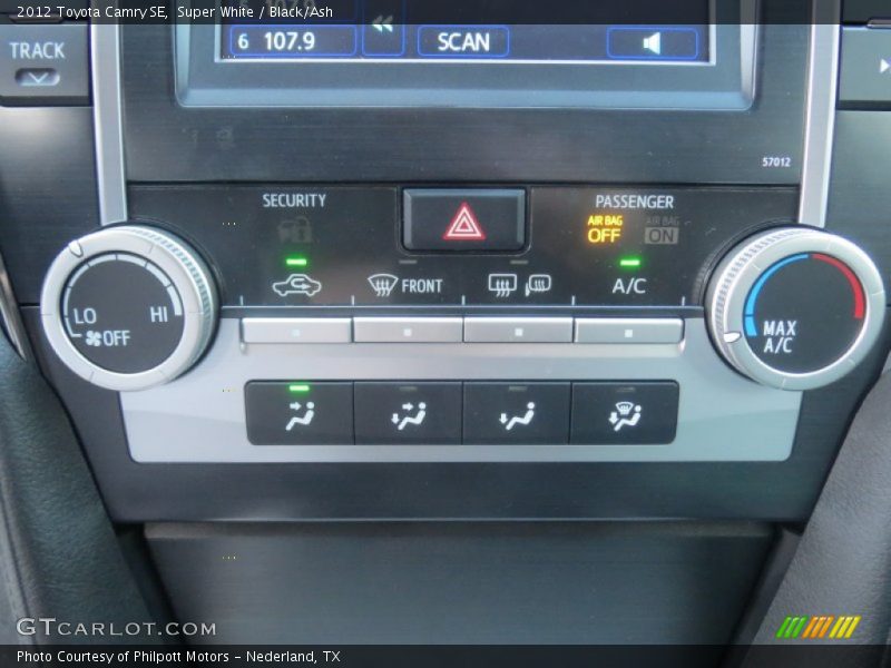 Super White / Black/Ash 2012 Toyota Camry SE
