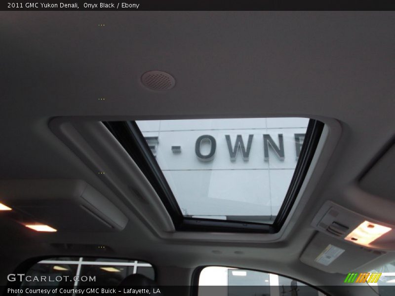 Onyx Black / Ebony 2011 GMC Yukon Denali