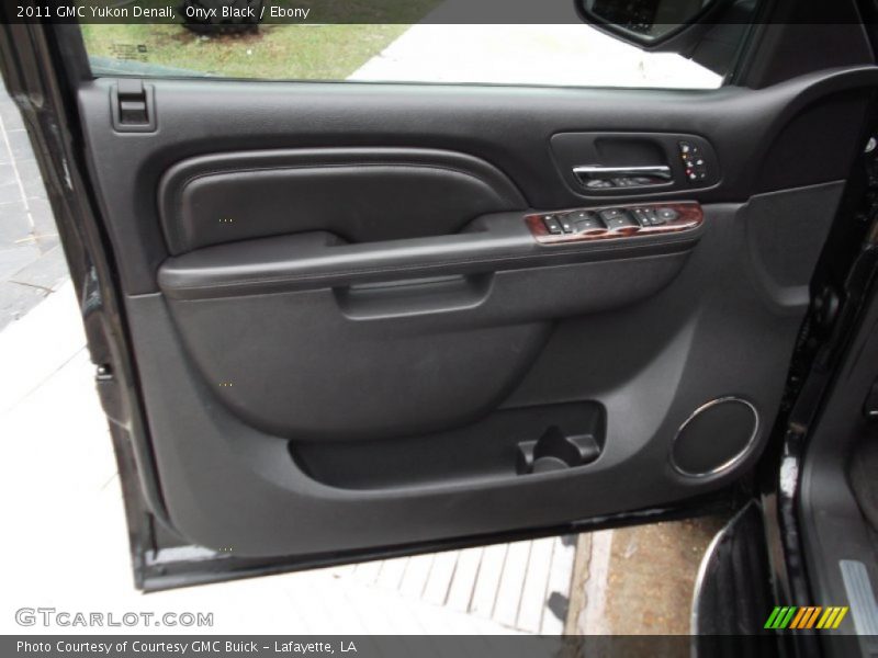 Onyx Black / Ebony 2011 GMC Yukon Denali