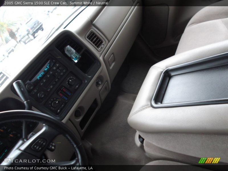 Summit White / Neutral 2005 GMC Sierra 1500 SLE Crew Cab