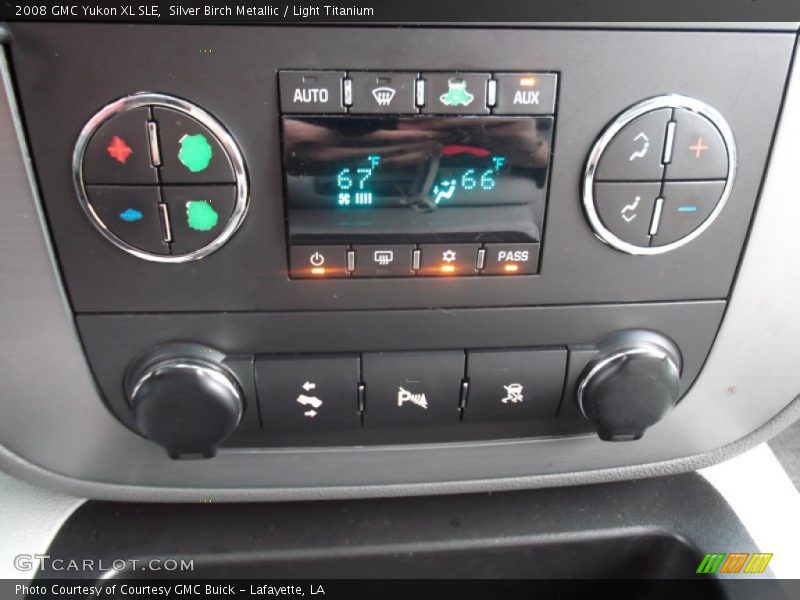 Silver Birch Metallic / Light Titanium 2008 GMC Yukon XL SLE