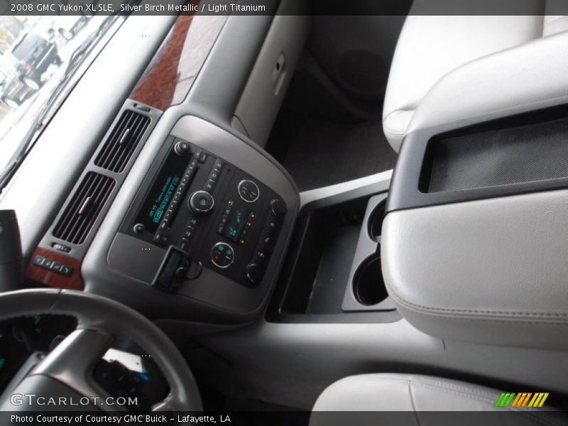 Silver Birch Metallic / Light Titanium 2008 GMC Yukon XL SLE
