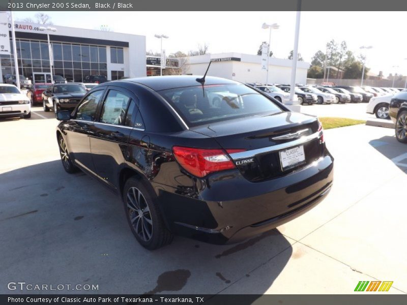 Black / Black 2013 Chrysler 200 S Sedan