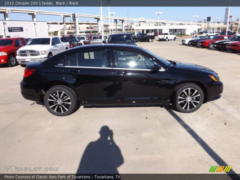 Black / Black 2013 Chrysler 200 S Sedan