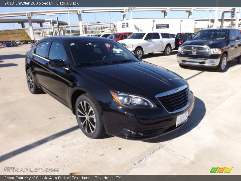 Black / Black 2013 Chrysler 200 S Sedan