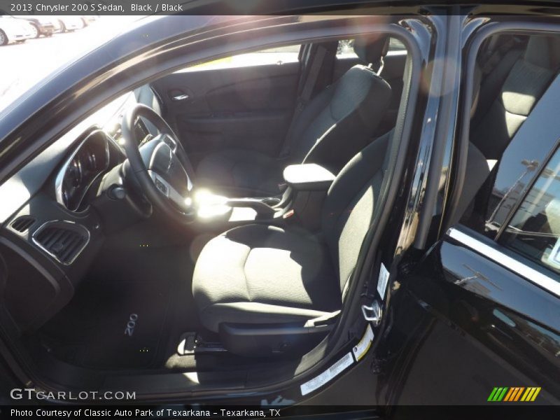 Black / Black 2013 Chrysler 200 S Sedan