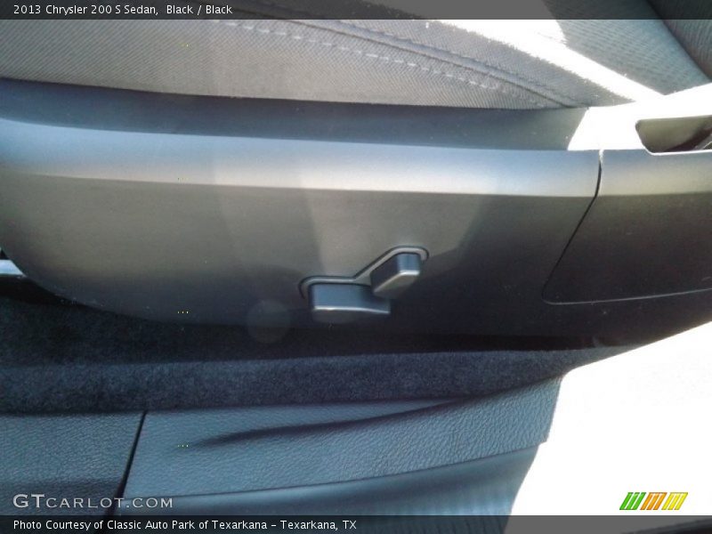 Black / Black 2013 Chrysler 200 S Sedan