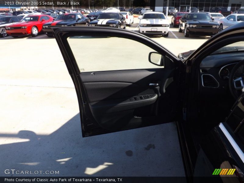 Black / Black 2013 Chrysler 200 S Sedan