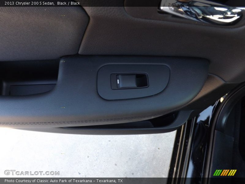 Black / Black 2013 Chrysler 200 S Sedan