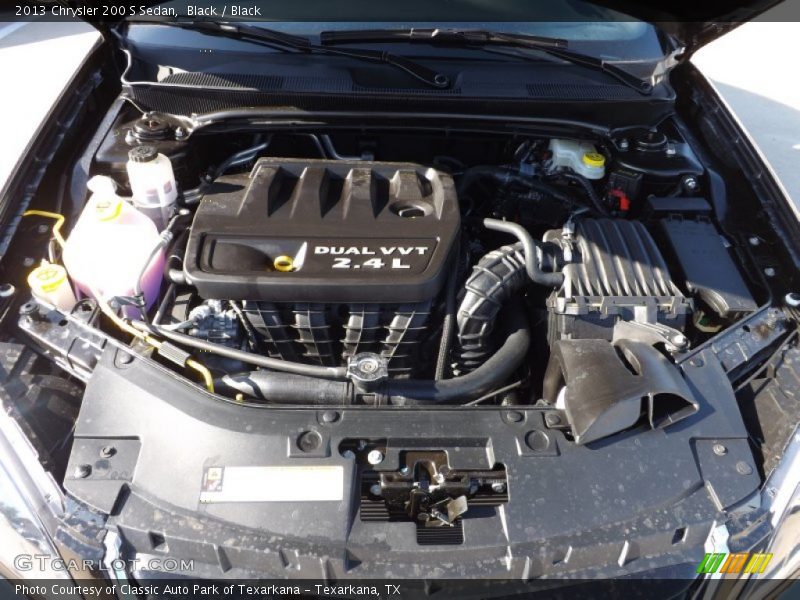 Black / Black 2013 Chrysler 200 S Sedan