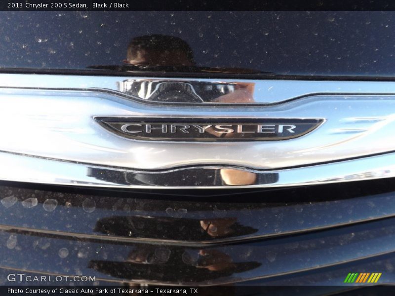 Black / Black 2013 Chrysler 200 S Sedan