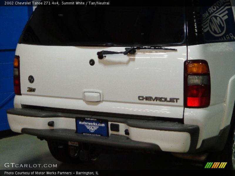 Summit White / Tan/Neutral 2002 Chevrolet Tahoe Z71 4x4
