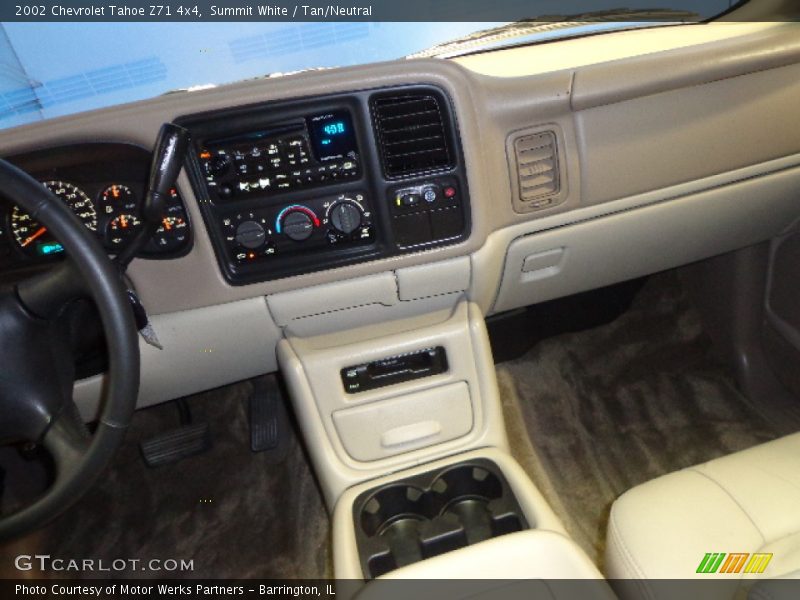 Summit White / Tan/Neutral 2002 Chevrolet Tahoe Z71 4x4