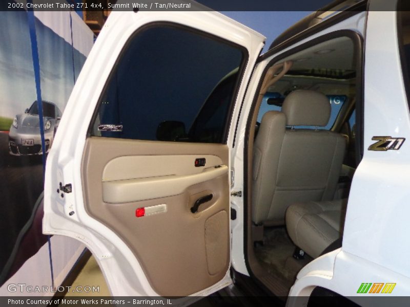 Summit White / Tan/Neutral 2002 Chevrolet Tahoe Z71 4x4